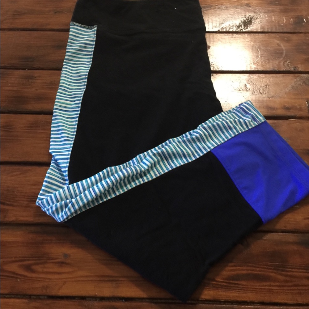 1X SO Capri yoga leggings